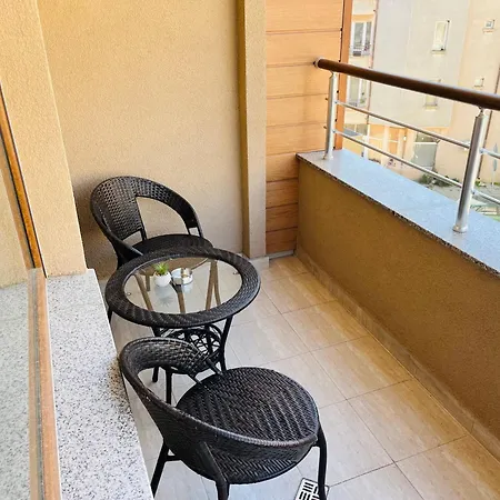 тутхон アパート ポモリエ